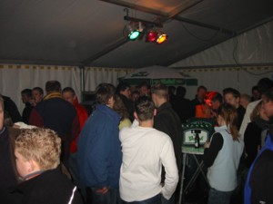 Volluk in de feest tent